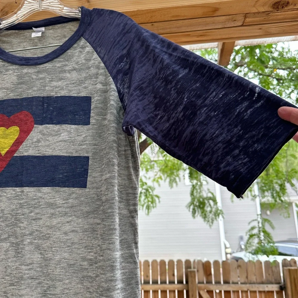 Alternative Colorado ♥️ Love 3/4 Sleeve Rounded Hem Burnout Shirt Top Medium - Picture 7 of 12